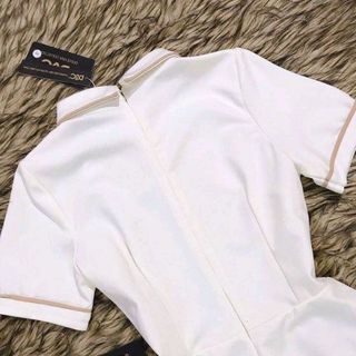Đầm trắng cổ sen siêu hot