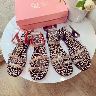 Giày sandal beo