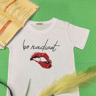 Áo thun giấy cổ tròn hình