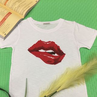 Áo thun giấy cổ tròn hình