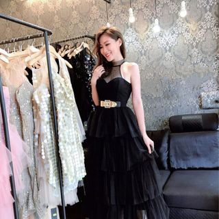 ĐẦM XOÈ TẦNG CỔ YẾM CỰC XINH CHO NÀNG ĐI BIỂN