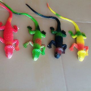 Dán chuột nhện cao su