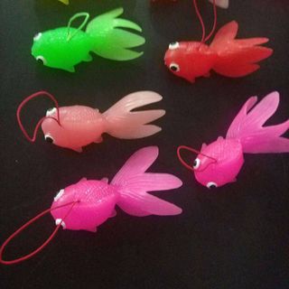Dán chuột nhện cao su