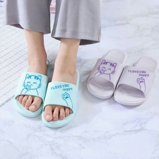DÉP NHỰA DẺO MANG TRONG NHÀ HÌNH MÈO