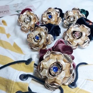 Bông sen nhụy pha lê nhỏ