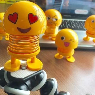 - Nhún emoji lò xo vàng sỉ