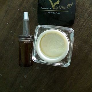 mỹ phẩm vip white
