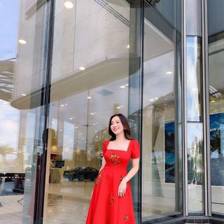 ĐẦM DỰ TIỆC CỔ VUÔNG THÊU HOA