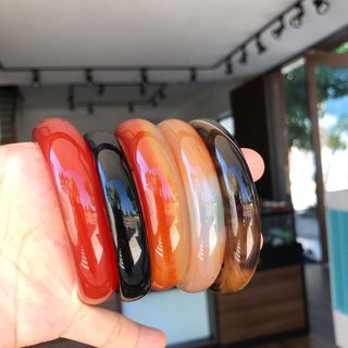 Vòng bản đá mã não