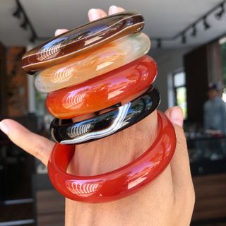 Vòng bản đá mã não