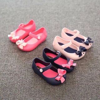 giầy nhựa thơm mini sed
