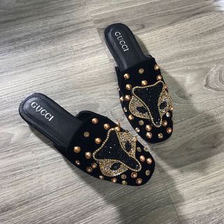 Dép sục cáo