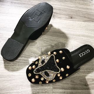 Dép sục cáo