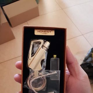 Hộp Quẹt Diêm Xăng Kiêm Móc Khóa Honest