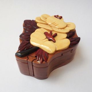 Hộp Chốt Hoa Trà Camellia - Handcrafted Wooden Puzzle Box giá sỉ