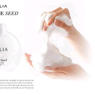 SỮA TẮM KÍCH TRẮNG HƯƠNG NƯỚC HOA - CENLIA COSMETICS