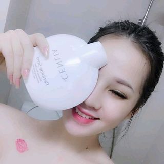 SỮA TẮM KÍCH TRẮNG HƯƠNG NƯỚC HOA - CENLIA COSMETICS