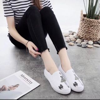 Giày slip on hình cô gái màu trắng Koin VV204