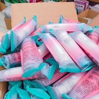 Xịt chống nắng - trang điểm Maycreate