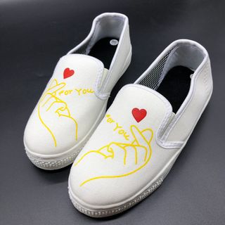 Giày slip on thả tim màu trắng Koin VV202