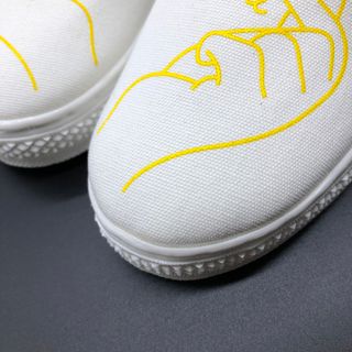 Giày slip on thả tim màu trắng Koin VV202