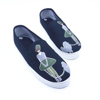 Giày slip on hình cô gái màu đen Koin VV203