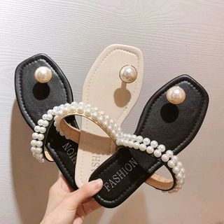 Dép xỏ ngón ngọc