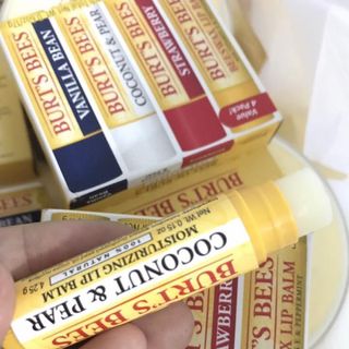 Son môi dưỡng ẩm Burt’s Bees - làm đẹp cho mẹ an toàn cho bé giá sỉ