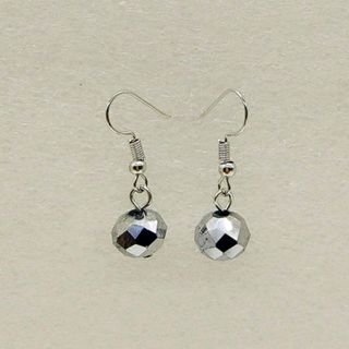 Bông tai kim loại mẫu mới nhất