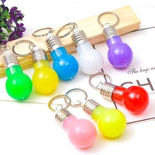 móc khóa bóng đèn có đèn sẵn pin