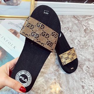 Dép xuồng quai ngan
