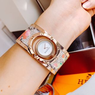 Guccccci bảng cao cấp