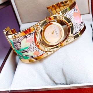 Guccccci bảng cao cấp