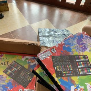 Bộ bút màu 150 chi tiết