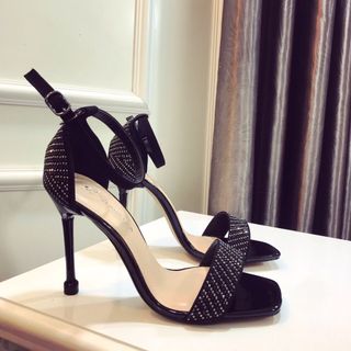 Giày sandal got nhọn đá