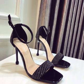 Giày sandal got nhọn đá