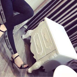 Giày sandal nơ đá