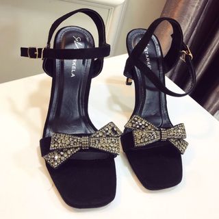 Giày sandal nơ đá
