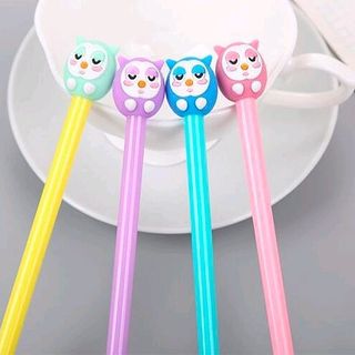Viết mẫu đẹp Mực màu đen Giá sỉ 5k/1 cây