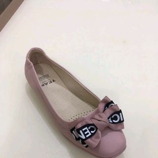 búp bê da đế âm