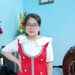 đầm giả yếm có cổ áo và cổ chúng luôn