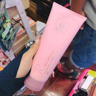 Kem Dưỡng Thể Hương Nước Hoa Làm Trắng Da Designer Collection R Series Hoa Hồng - Body Milk