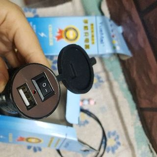 Cổng sạc pin xe máy