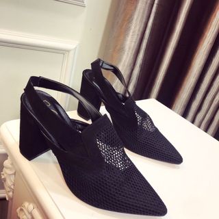Giày sandal mui nhọn lưoi