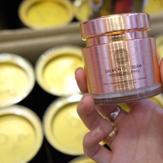 KEM DƯỠNG DA CHIẾT XUẤT CÁ HỒI SALMON OIL CREAM CRE8SKIN HÀN QUỐC