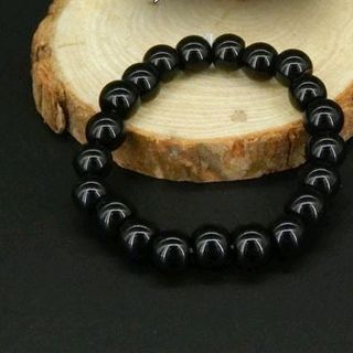 chuỗi đeo tay phong thủy 8li rất đẹp