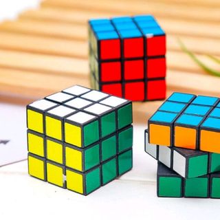 rubik đồ chơi xoay được