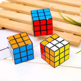 rubik đồ chơi xoay được