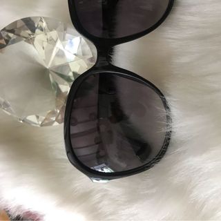 Kính chống tia UV hàng xách nhật