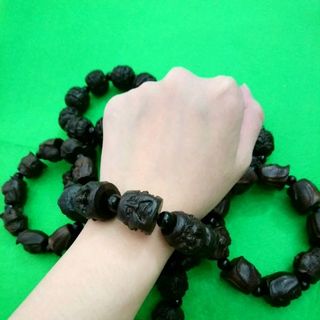 Vòng tay phong thủy gỗ cho nam